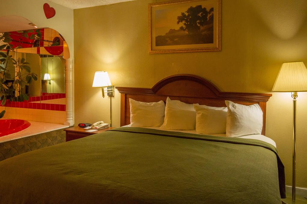 Quality Inn לאוטון מראה חיצוני תמונה